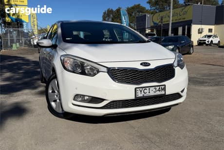 White 2016 Kia Cerato Hatchback S