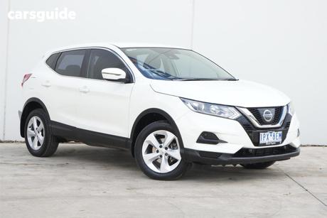 White 2017 Nissan Qashqai Wagon St