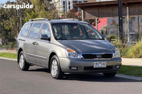 Silver 2011 Kia Grand Carnival Wagon Si