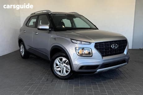 Silver 2024 Hyundai Venue Wagon