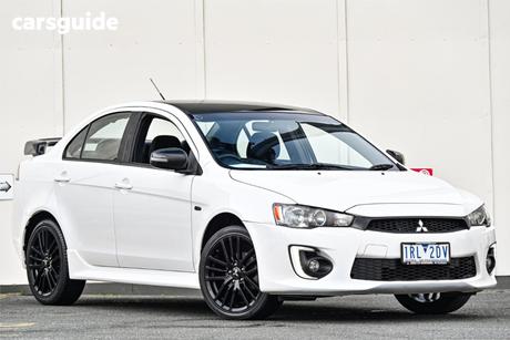 White 2017 Mitsubishi Lancer Sedan Black Edition (Es)