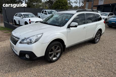 White 2013 Subaru Outback Wagon 2.5I