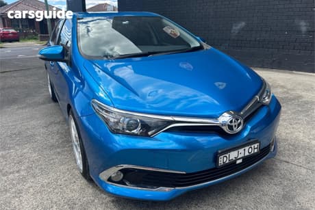 Blue 2016 Toyota Corolla Hatchback Ascent Sport