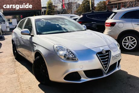 Silver 2015 Alfa Romeo Giulietta Hatchback Progression