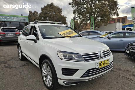 White 2015 Volkswagen Touareg Wagon V6 Tdi