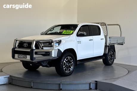 White 2022 Toyota Hilux Double Cab Chassis Sr5 (4X4)