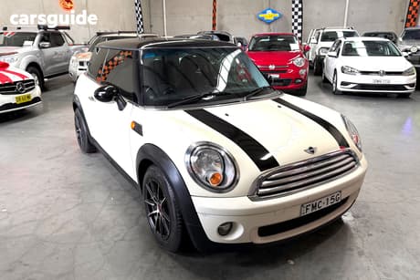 Cream 2009 Mini Cooper Hatchback
