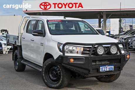 White 2016 Toyota Hilux Dual Cab Chassis Sr (4X4)
