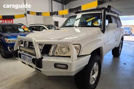 White 2005 Nissan Patrol Wagon St (4X4)