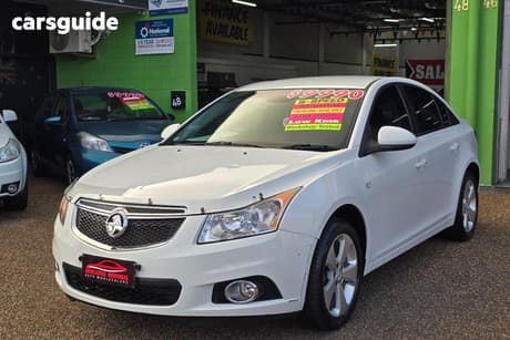 White 2014 Holden Cruze Sedan Equipe
