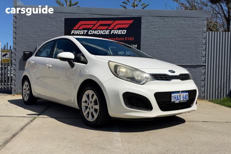 White 2013 Kia RIO Hatchback S