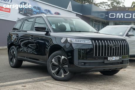 Black 2026 OMODA JAECOO J5 SUV HYBRID SUMMIT F