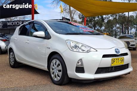White 2012 Toyota Aqua Hatch