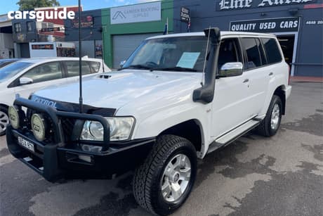 White 2010 Nissan Patrol Wagon St (4X4)