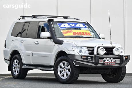 White 2009 Mitsubishi Pajero Wagon Glx Lwb (4X4)