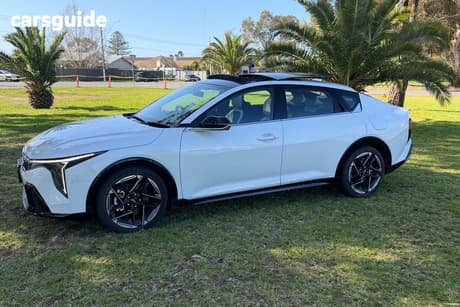 White 2025 Kia K4 Sedan Gt-Line