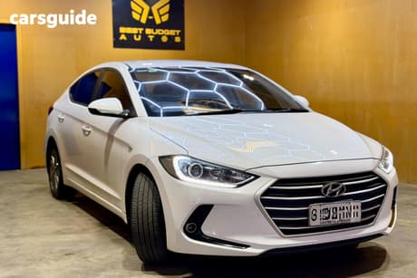 White 2017 Hyundai Elantra Sedan Active 2.0 Mpi