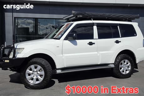 White 2013 Mitsubishi Pajero Wagon Glx Lwb (4X4)