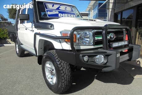 White 2018 Toyota Landcruiser Double Cab Chassis Gxl (4X4)