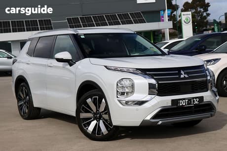 White 2025 Mitsubishi Outlander Wagon Exceed 5 Seat (Awd)