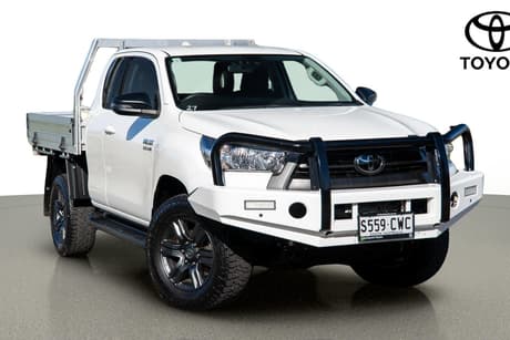 White 2023 Toyota Hilux X Cab Cab Chassis Sr (4X4)