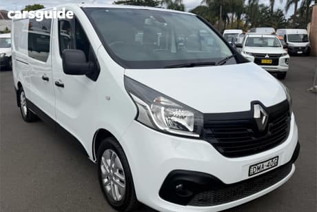 White 2017 Renault Trafic Van Lwb Crew