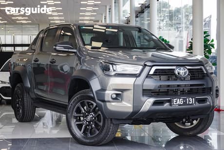 Bronze 2022 Toyota Hilux Double Cab Pick Up Rogue (4X4)