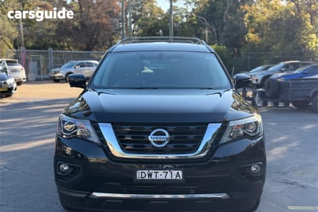Black 2017 Nissan Pathfinder Wagon St-L N-Trek (4X4)