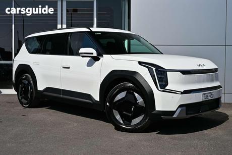 White 2024 Kia EV9 Wagon Air