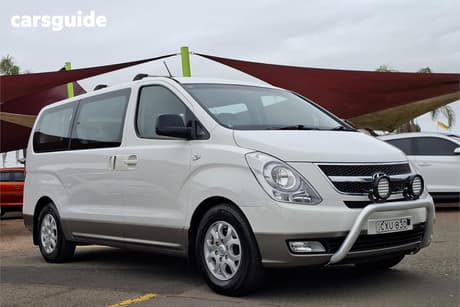 White 2015 Hyundai Imax Wagon