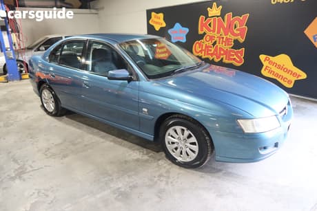 Blue 2005 Holden Commodore Sedan Acclaim