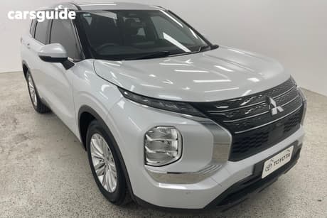 White 2022 Mitsubishi Outlander Wagon Es 5 Seat (2Wd)
