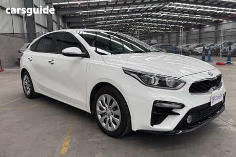 White 2019 Kia Cerato Hatchback S (Av)