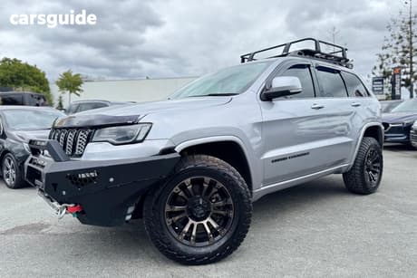 Silver 2019 Jeep Grand Cherokee Wagon Night Eagle (4X4)