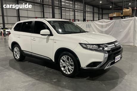 White 2021 Mitsubishi Outlander Wagon Es 7 Seat (2Wd)