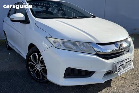White 2015 Honda City Sedan VTI