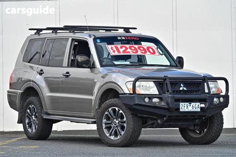 Silver 2004 Mitsubishi Pajero Wagon Glx Lwb (4X4)