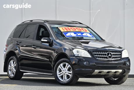 Black 2005 Mercedes-Benz ML SUV ML350 4X4