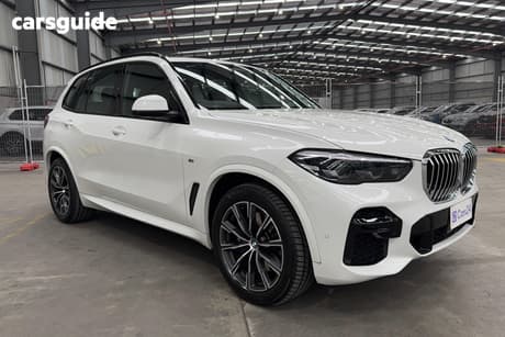 White 2021 BMW X5 Wagon Xdrive30D
