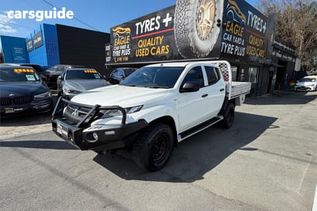 White 2022 Mitsubishi Triton Double Cab Pick Up Glx (4X4)