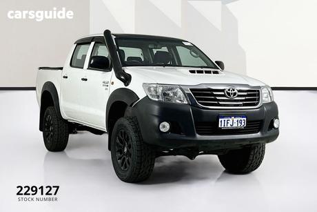 White 2015 Toyota Hilux Dual Cab Pick-up Sr (4X4)