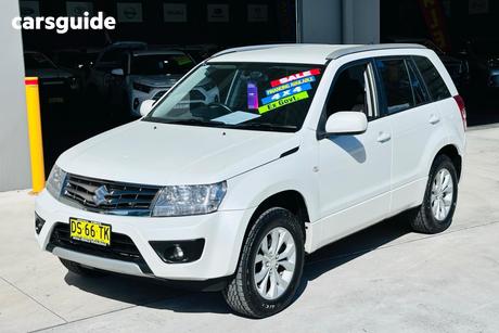 White 2015 Suzuki Grand Vitara Wagon Sports (4X4)