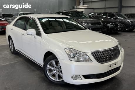 White 2010 Toyota Crown Sedan MAJESTA