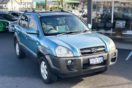 Blue 2005 Hyundai Tucson SUV ELITE