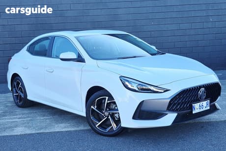 White 2024 MG MG5 Sedan Essence
