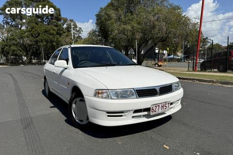 White 2002 Mitsubishi Lancer Sedan Gli