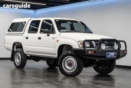 White 2002 Toyota Hilux Dual Cab Pick-up (4X4)