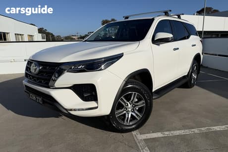 White 2023 Toyota Fortuner Wagon Gxl