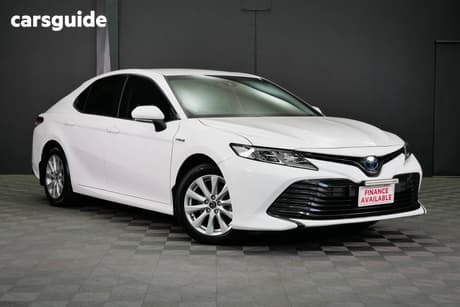 White 2018 Toyota Camry Sedan Ascent (Hybrid)
