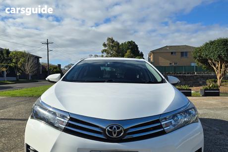 White 2015 Toyota Corolla Sedan Ascent
